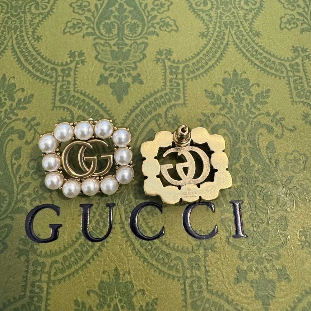 Gucci Gold and Cream Earrings with Luxurious Design - Picture 3 of 4